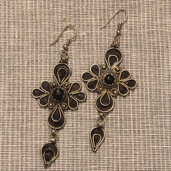 Vintage Black Balinese inspired earrings - Picture 7 of 10